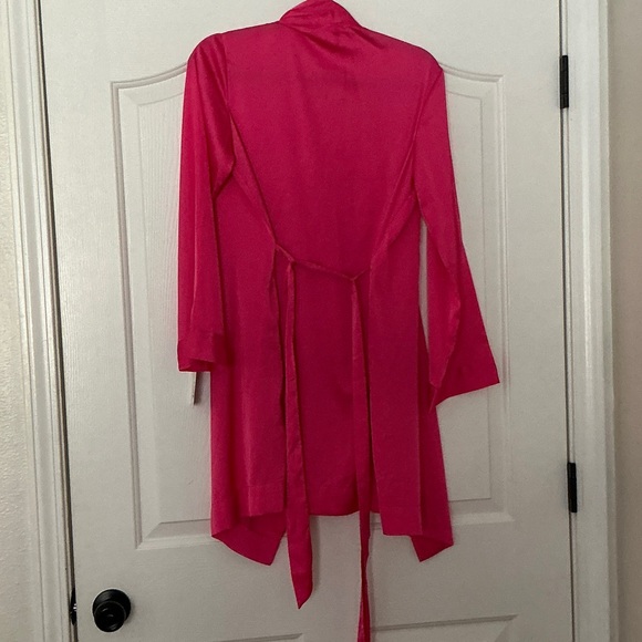 Women's Pink Robe - Picture 4 of 4